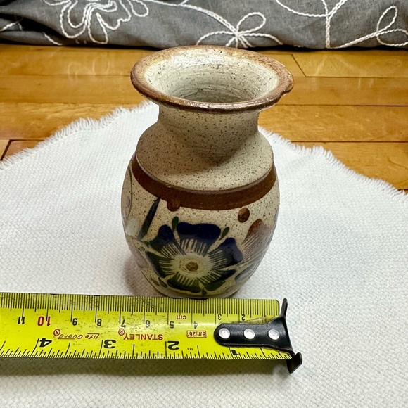 Tonala Mexican Sand Pottery Vase Hand Painted Blue Flowers - Picture 9 of 10